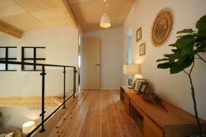 ２階エントランス｜Glamp｜栃木県宇都宮市で注文住宅を手掛ける NEXT HAUS DESIGN／ネクストハウスデザインの施工例