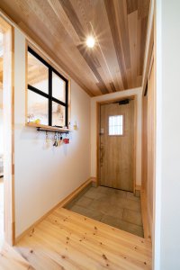 栃木県下野市H様邸｜LOAFER｜玄関ホール｜NEXT HAUS DESIGN