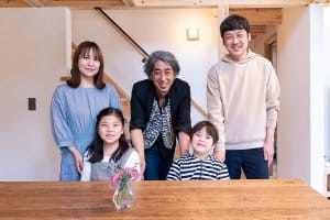 茨城県筑西市K様ご家族と担当の溝延