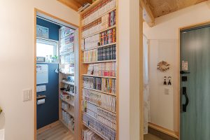 栃木県芳賀郡芳賀町 E様邸｜漫画収納｜COVACO｜ネクストハウスデザイン