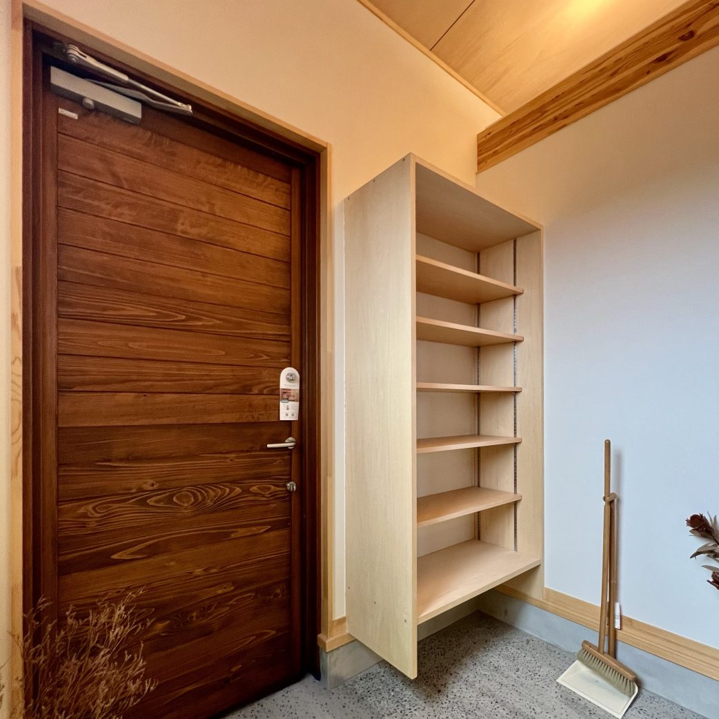 ロフトのある平屋 COVACO 玄関｜注文住宅 ネクストハウスデザイン｜施工例