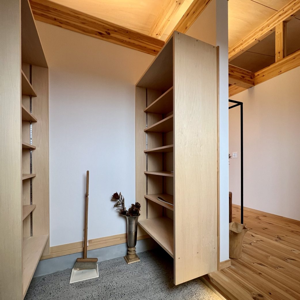 ロフトのある平屋 COVACO 玄関｜注文住宅 ネクストハウスデザイン｜施工例